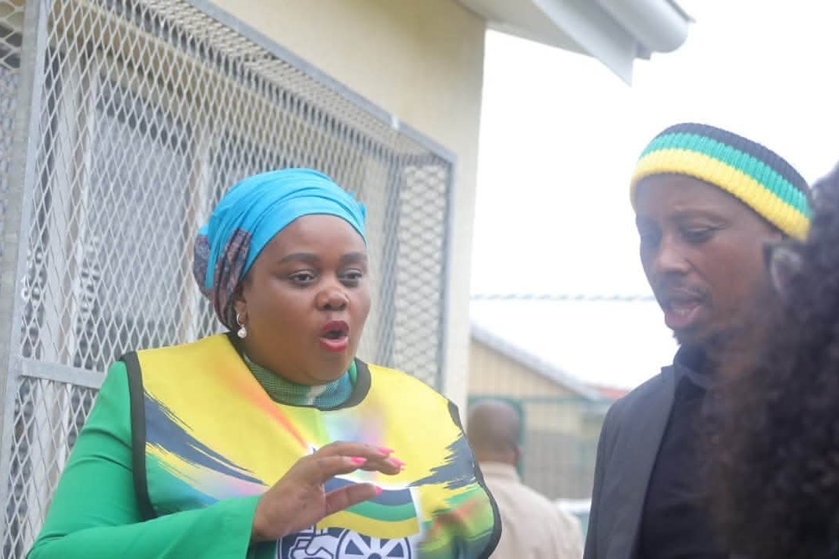 ANC leaders speak with residents as part of the campaign’s ward-level mobilisation